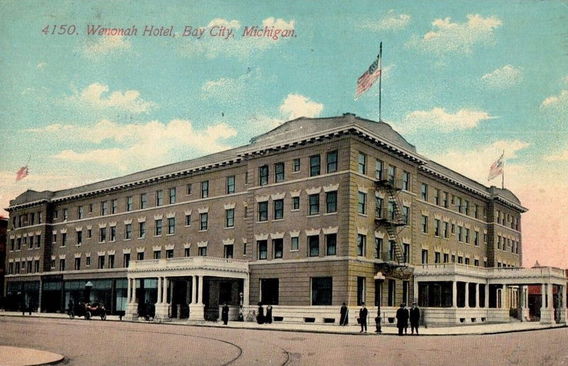 Wenonah Hotel - Vintage Postcard (newer photo)